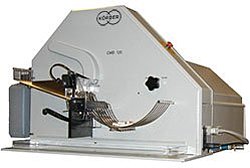 Die CMB120 ist ein Laborgerät, das zum automatischen Stopfen von geschnittenen Tabakproben dient 